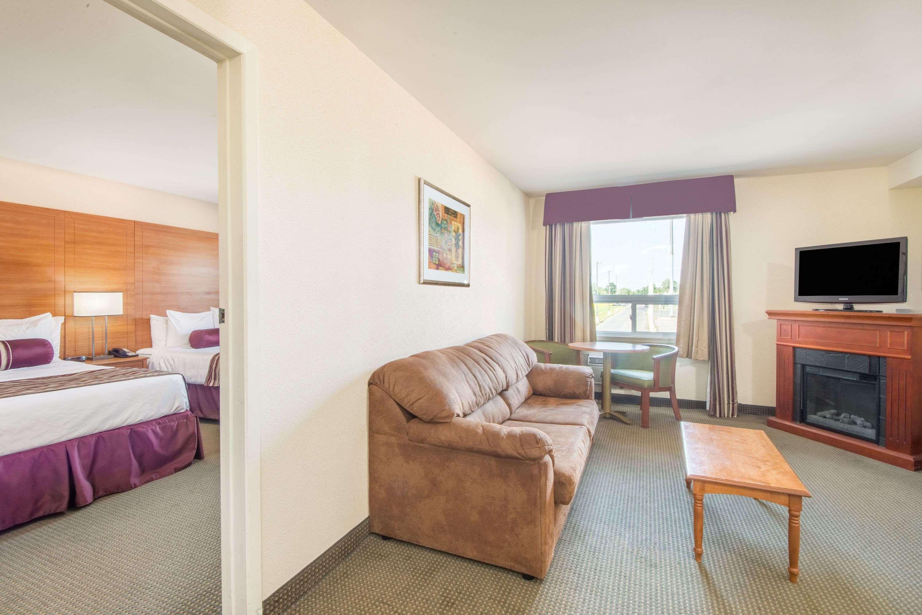 Super 8 By Wyndham Cornwall On Kültér fotó