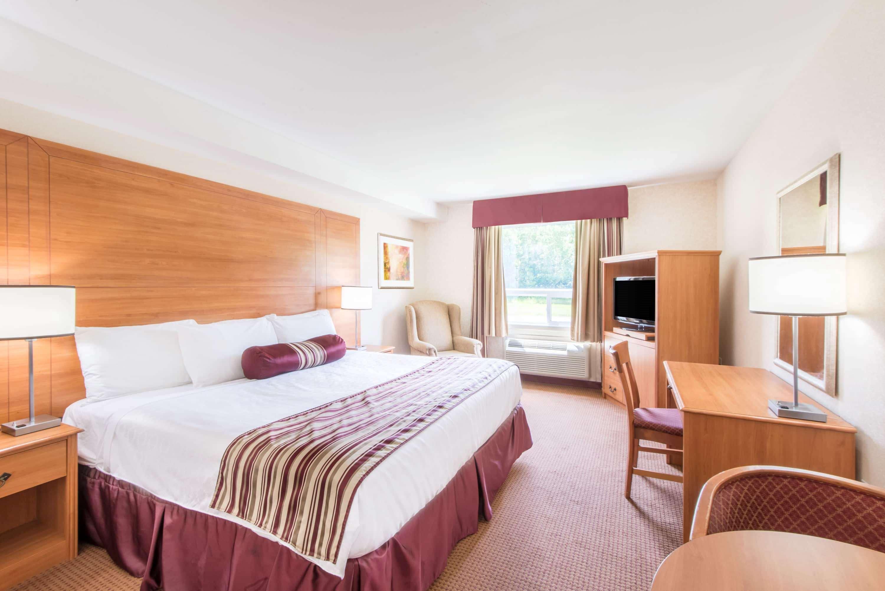 Super 8 By Wyndham Cornwall On Kültér fotó