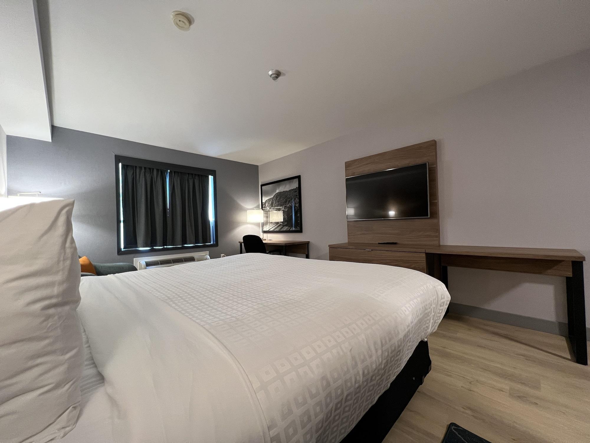 Super 8 By Wyndham Cornwall On Kültér fotó