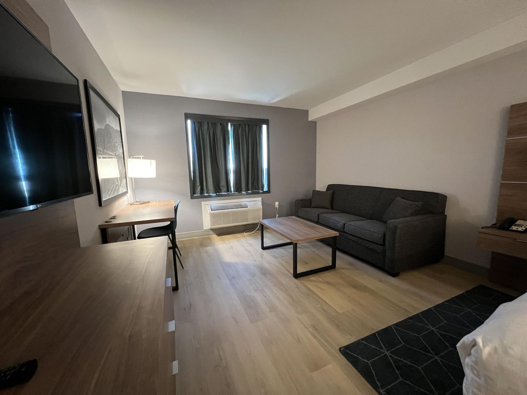 Super 8 By Wyndham Cornwall On Kültér fotó