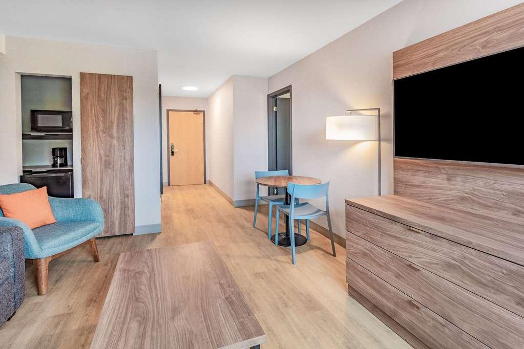 Super 8 By Wyndham Cornwall On Szoba fotó
